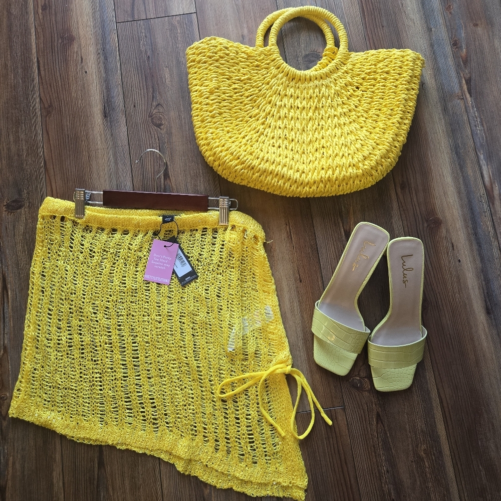 PrettyLittleThing Yellow Crochet Mini Beach Skirt NWTs- Size Large - Picture 11 of 11